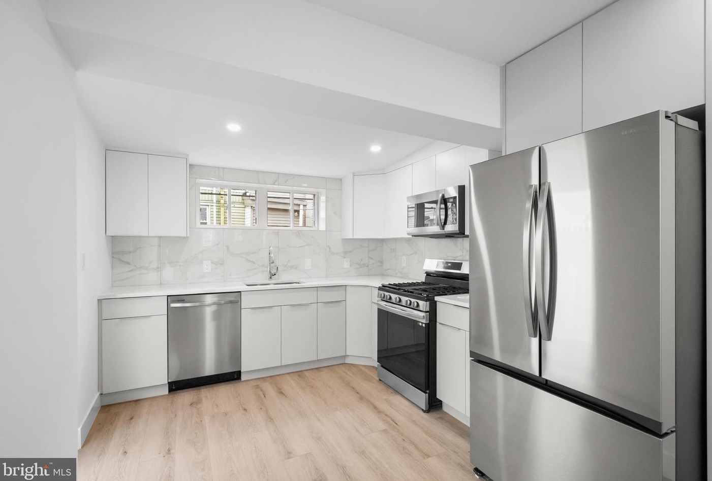 128 Mifflin St, Philadelphia PA 19148-1612 exterior