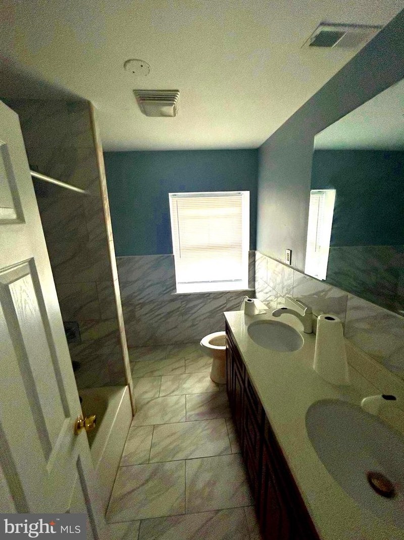 5048 Nevada St, Philadelphia, PA 19131