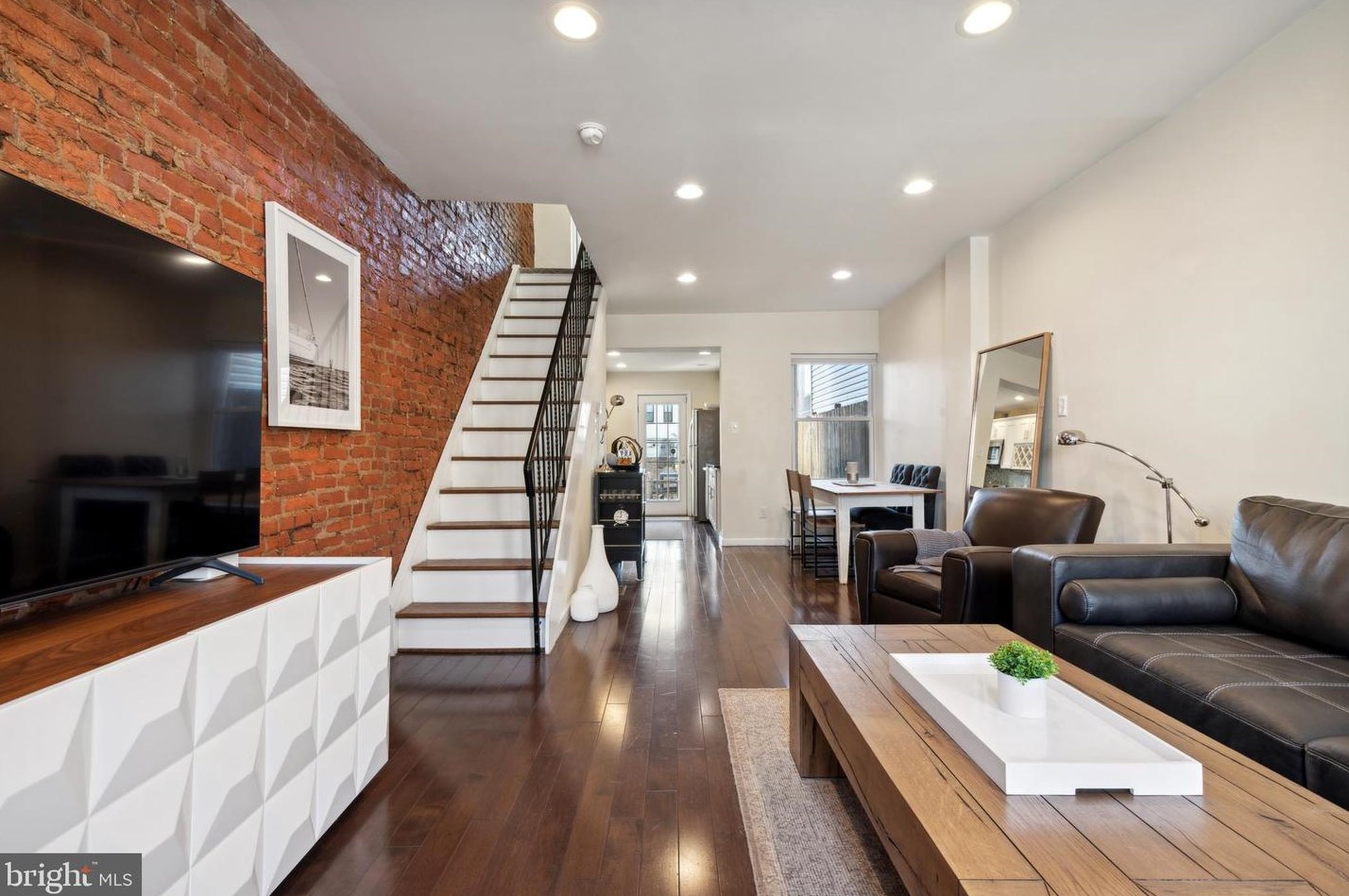 2463 Gaul St, Philadelphia, PA 19125