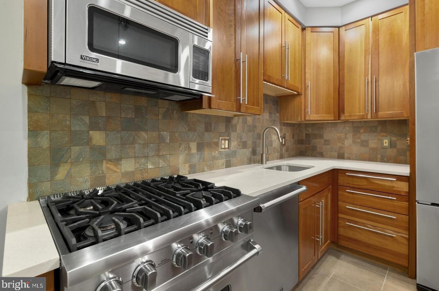 323 S 17th St #1, Philadelphia, PA