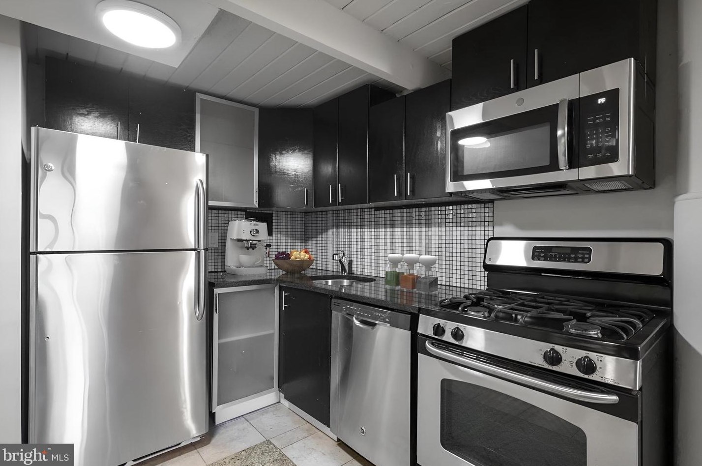 1329 Lombard St #404, Philadelphia, PA 19147