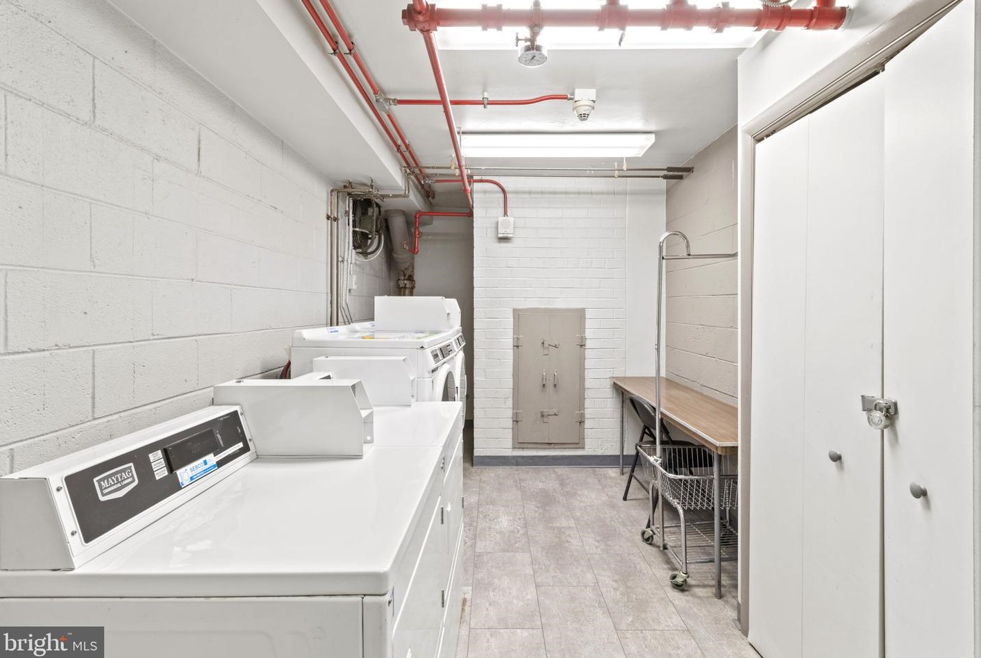 1900 John F Kennedy Blvd, Philadelphia PA  19103-1126 exterior