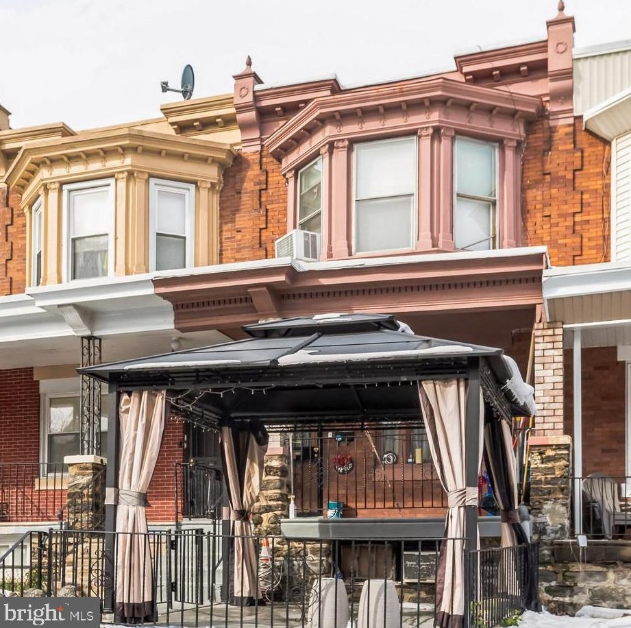 135 W Wyneva St, Philadelphia, PA 19144