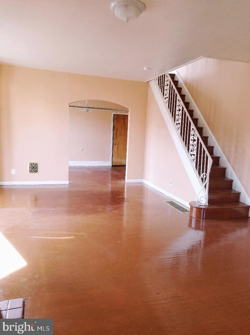 5821 Ditman St, Philadelphia, PA 19135