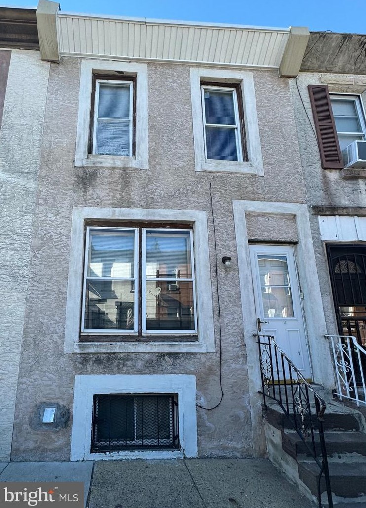 3450 Hartville St, Philadelphia, PA 19134-1113