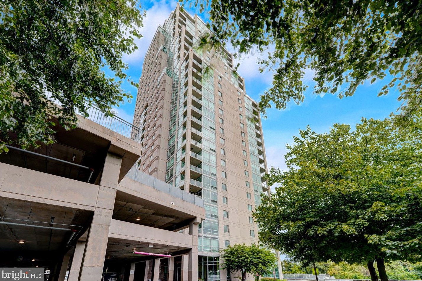 901 Penn St, Philadelphia PA  19123-3131 exterior