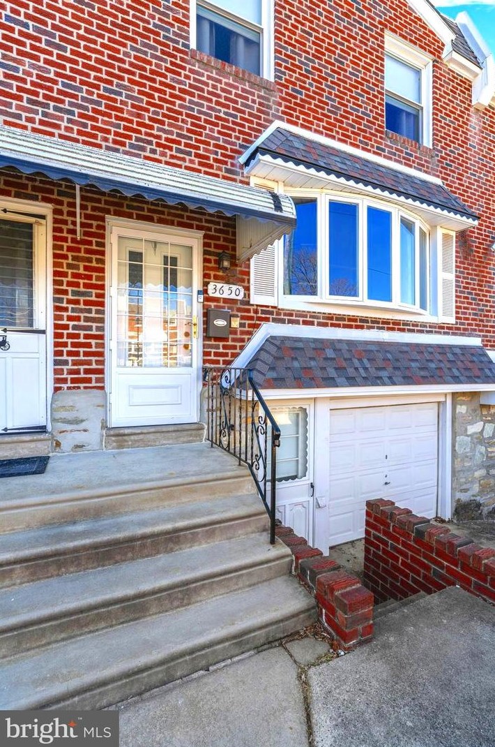 3650 Salina Rd, Philadelphia, PA 19154-2615