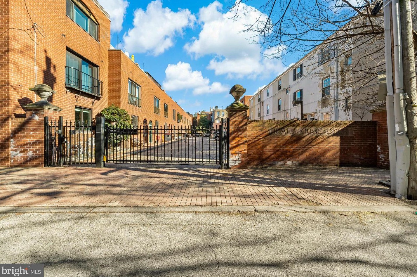 200 Headhouse Ct, Philadelphia, PA 19147-2316