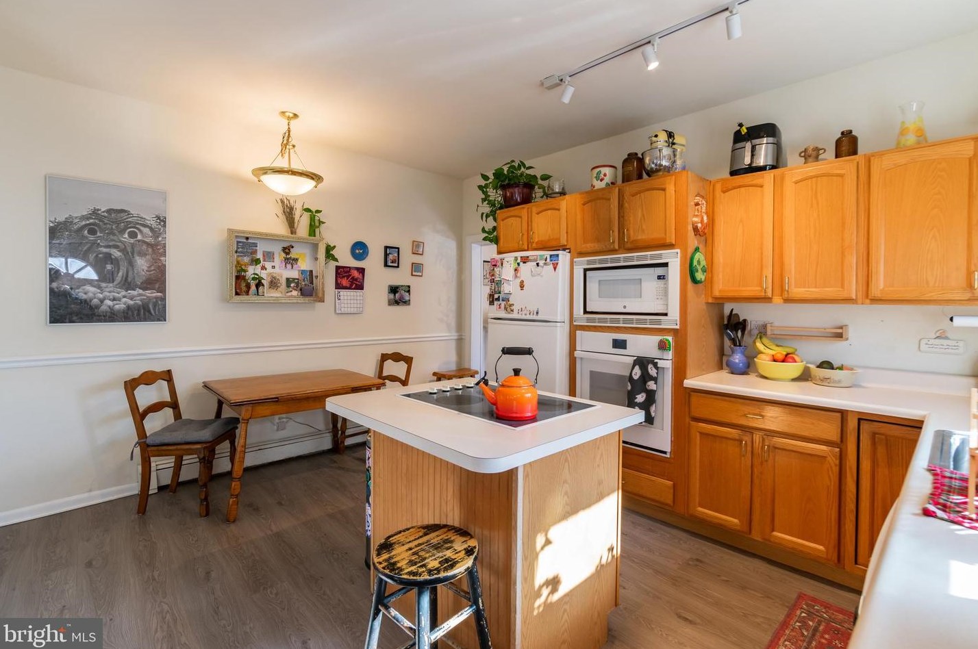 1625 S 10th St #unit A, Philadelphia, PA 19148