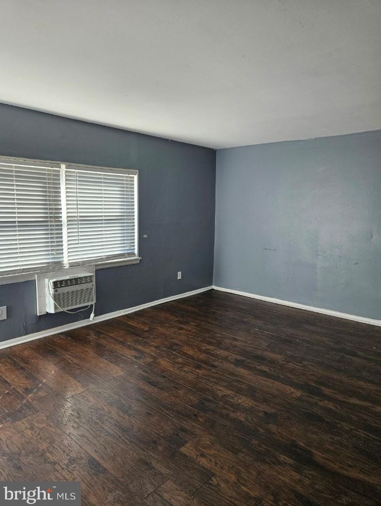 264 Greenough St #2nd Floor, Philadelphia, PA 19127
