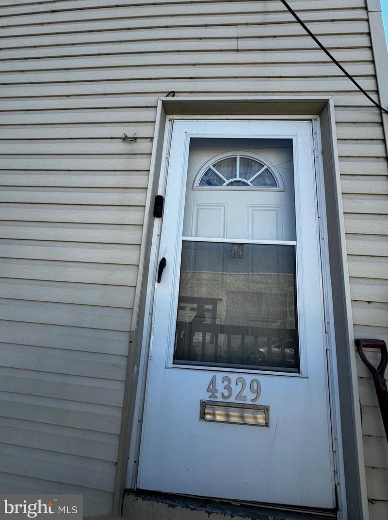 4329 Worth St, Philadelphia, PA 19124-4028
