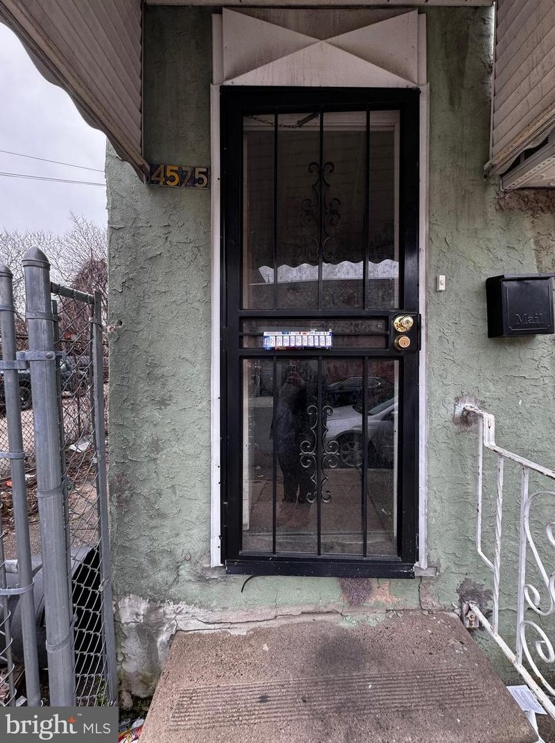 4575 Worth St, Philadelphia, PA 19124-3422