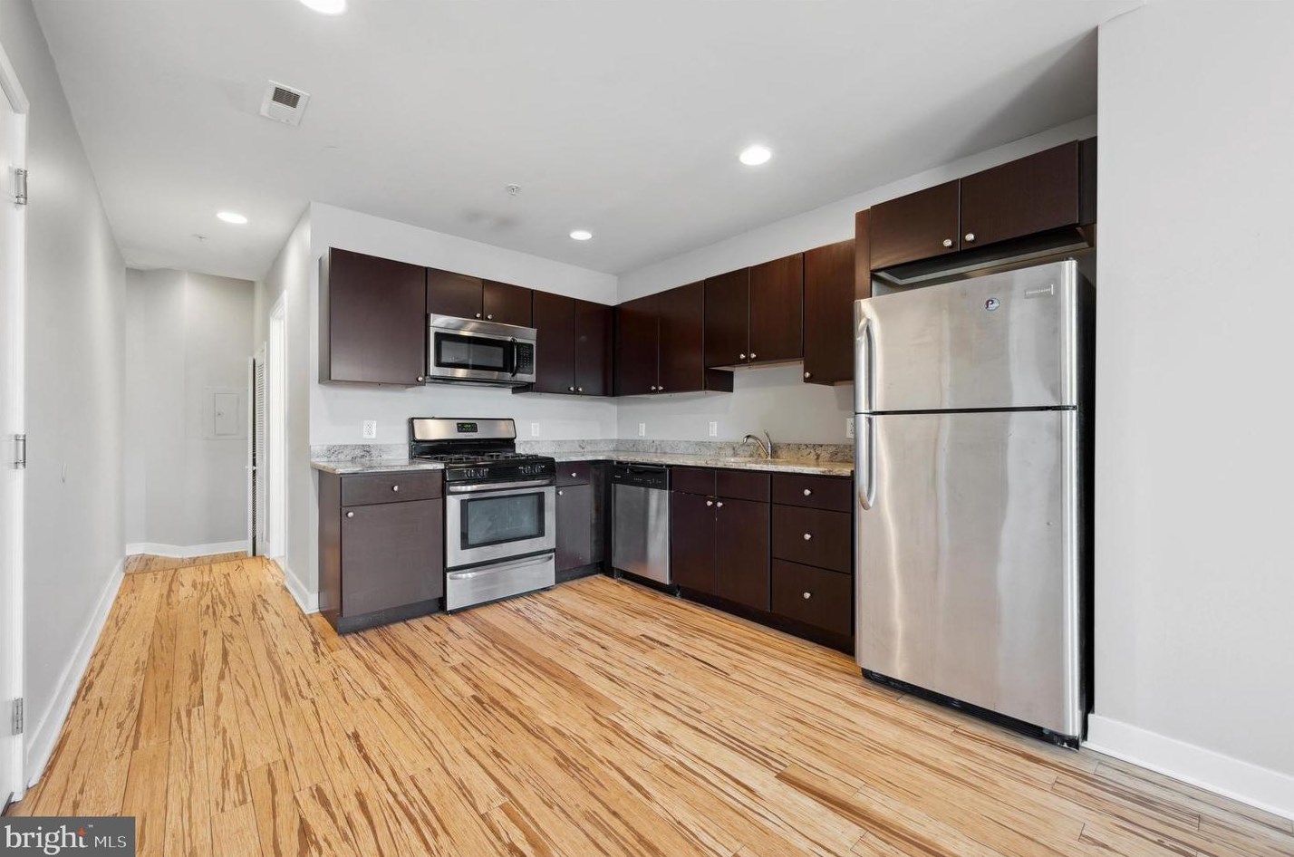 925 N 6th St #2, Philadelphia, PA 19123