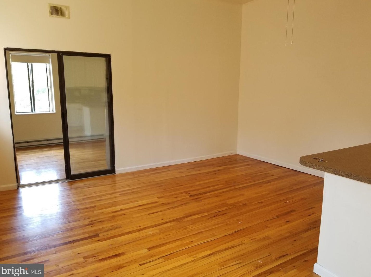 407 S 10th St #2, Philadelphia, PA 19147