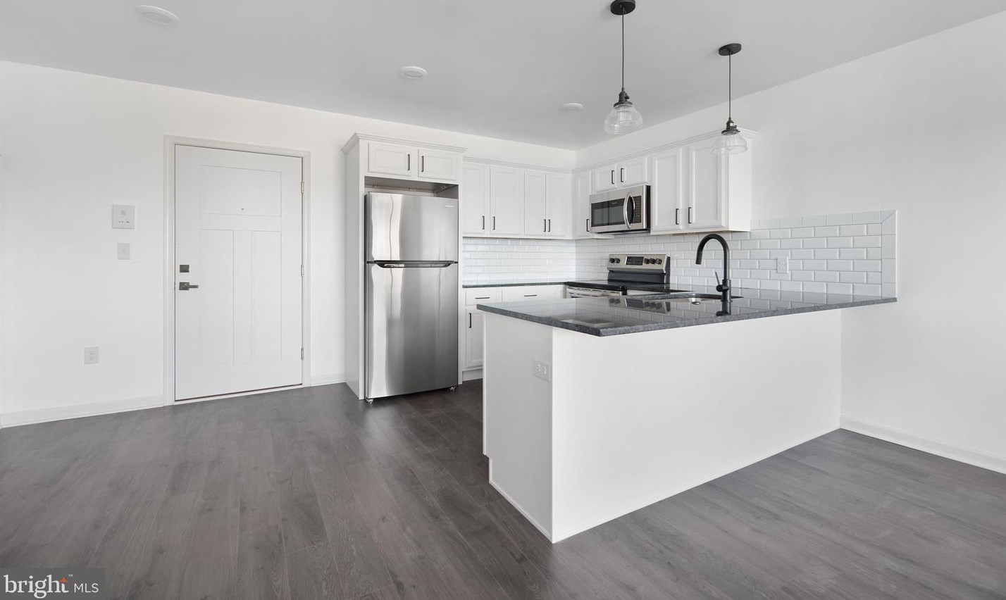 6618 Ridge Ave #409, Philadelphia, PA 19128