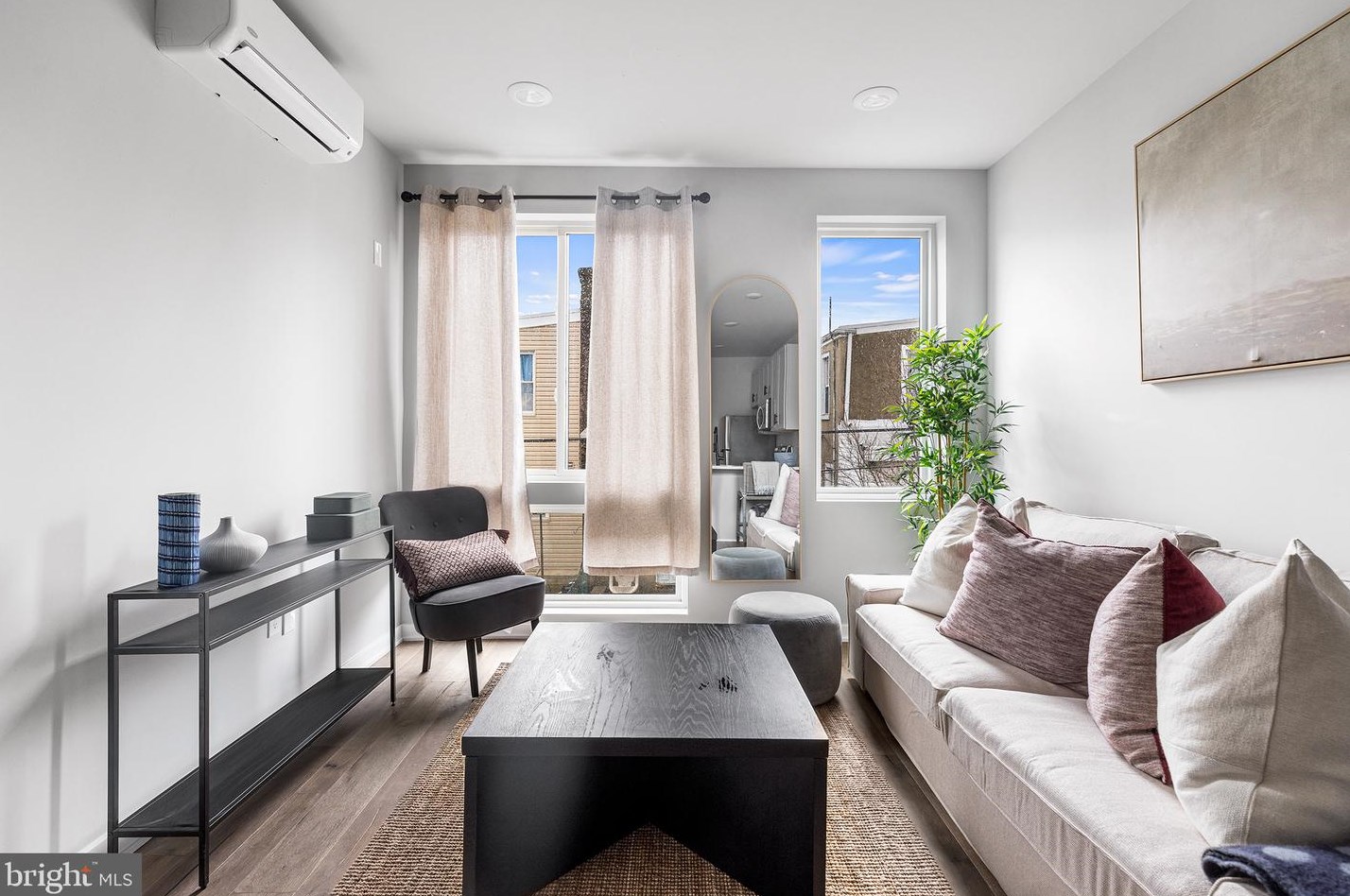 5542 Ridge Ave #207, Philadelphia, PA 19128