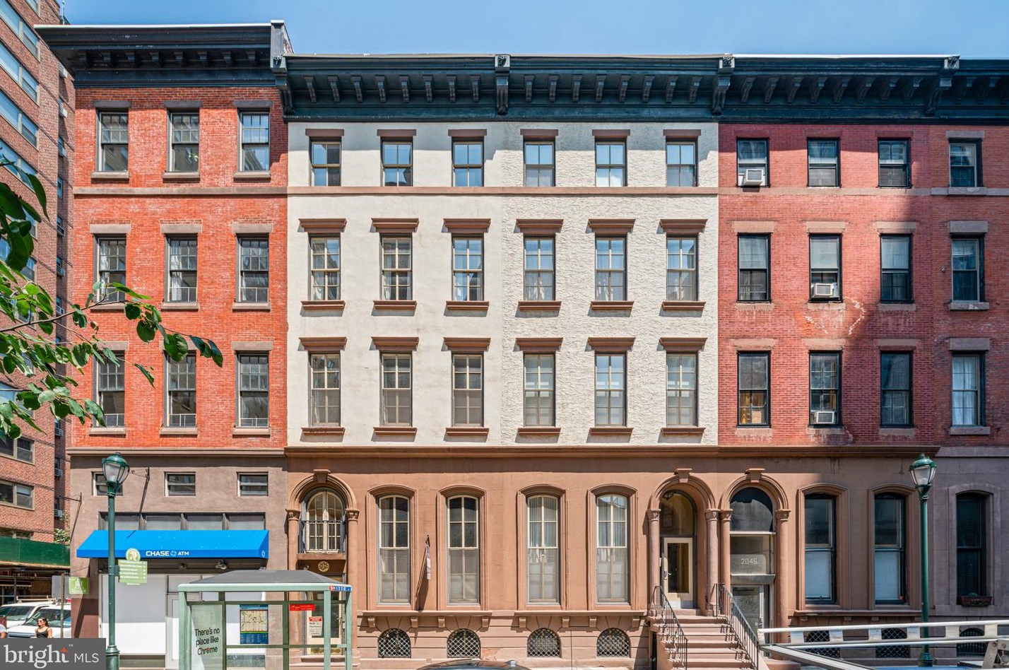 2049 Walnut St, Philadelphia PA  19103-4476 exterior