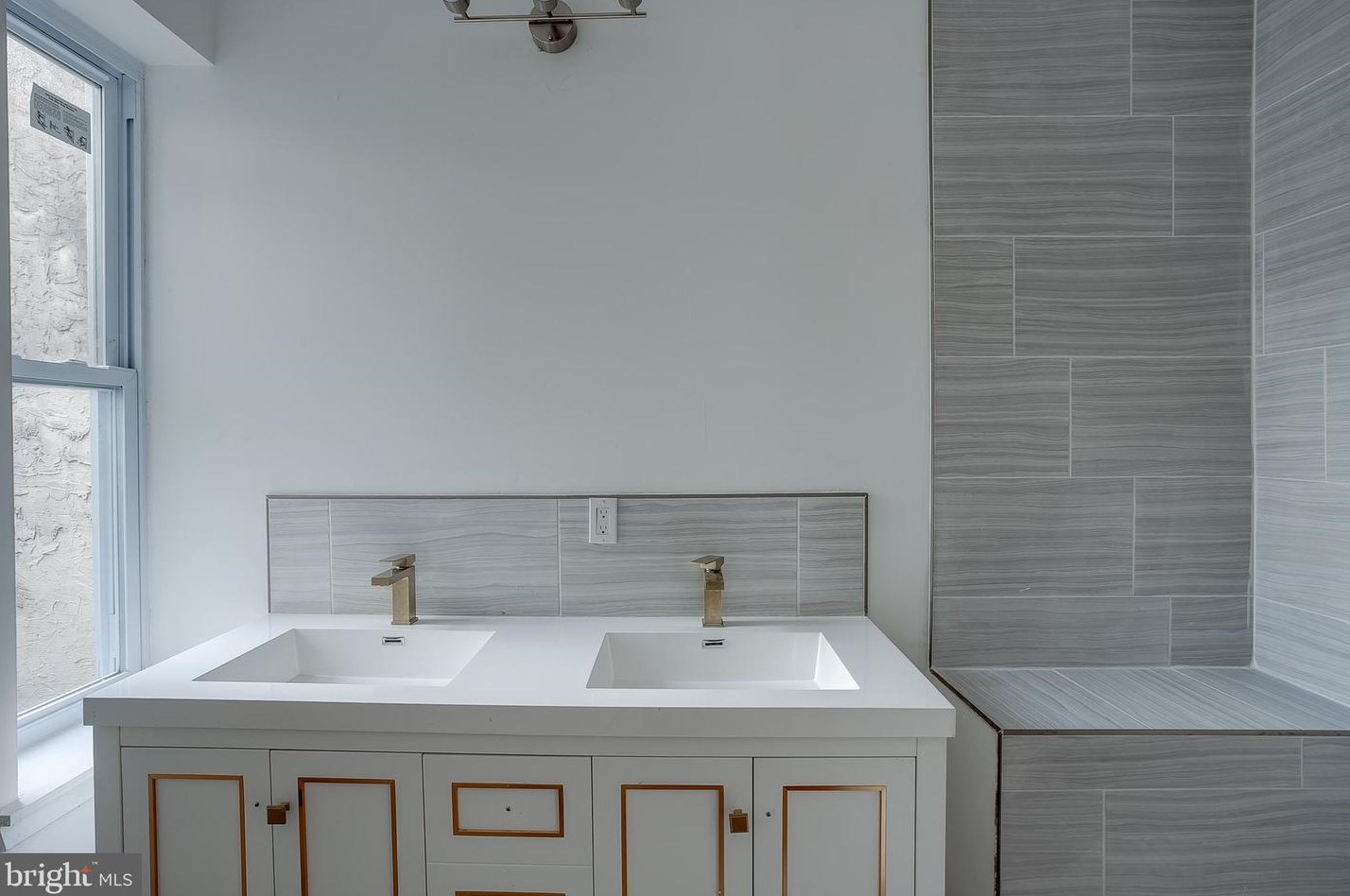 2510 Turner St, Philadelphia PA  19121-2841 exterior