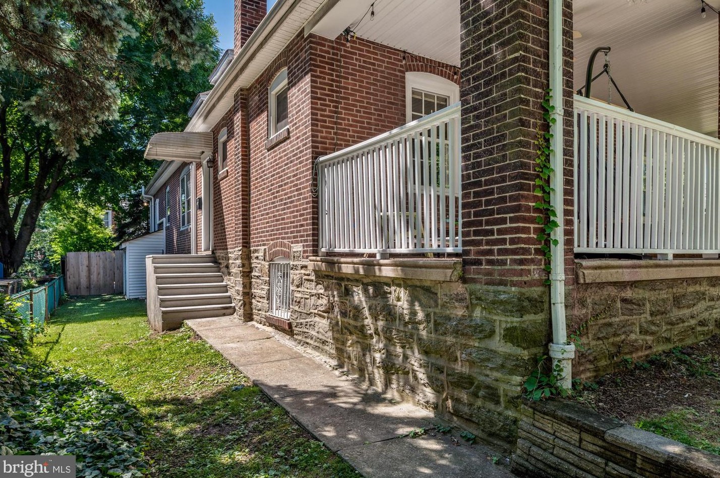 601 Rector St, Philadelphia PA  19128-1731 exterior