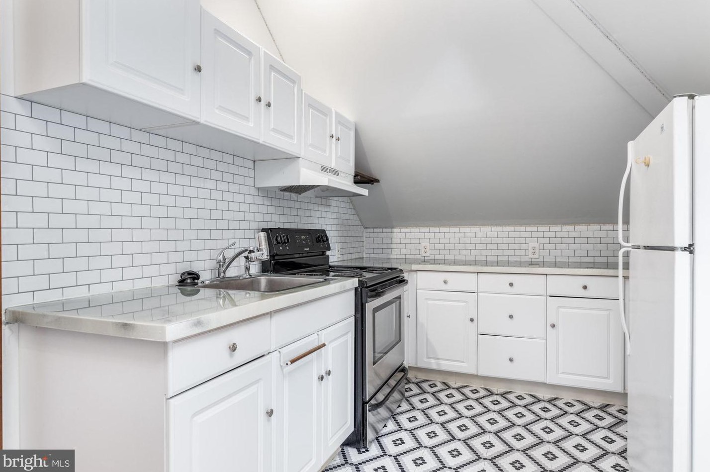 601 Rector St, Philadelphia PA  19128-1731 exterior