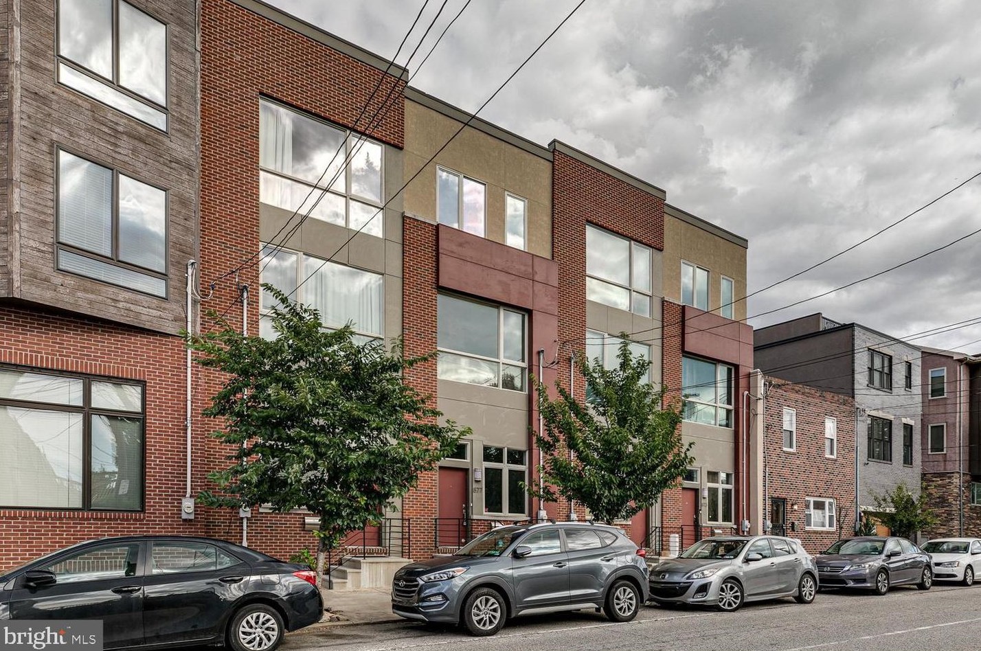 877 N 5th St, Philadelphia, PA 19147