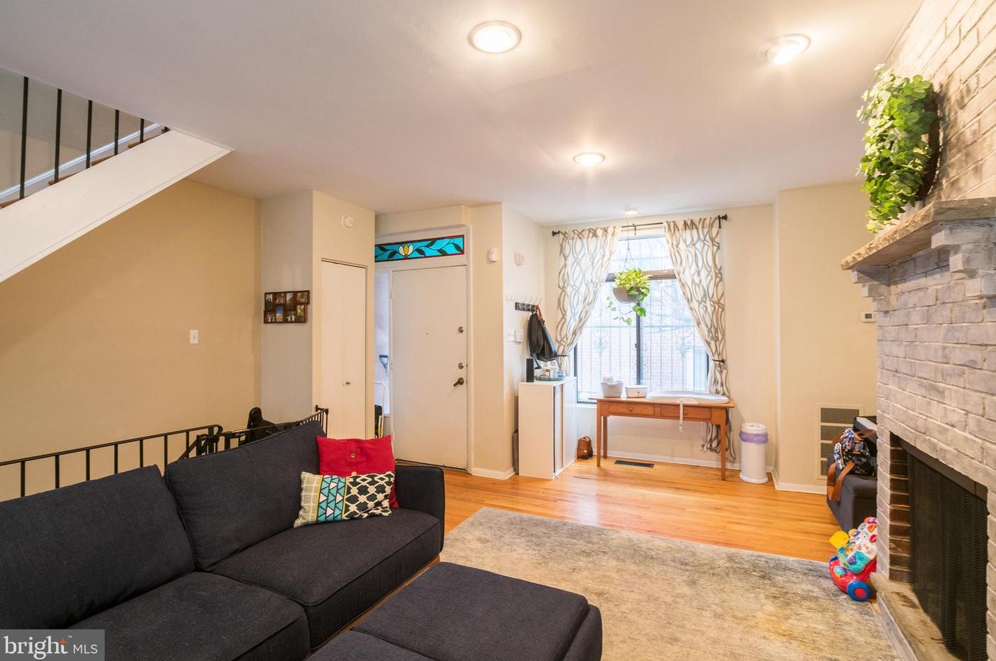 1012 Addison St, Philadelphia, PA 19147