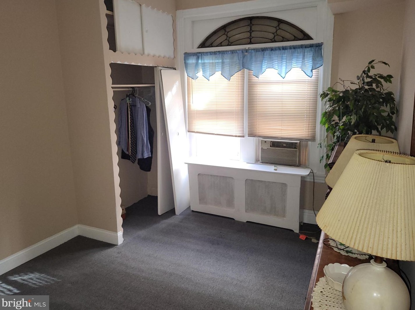 6633 Torresdale Ave, Philadelphia PA  19135-2827 exterior