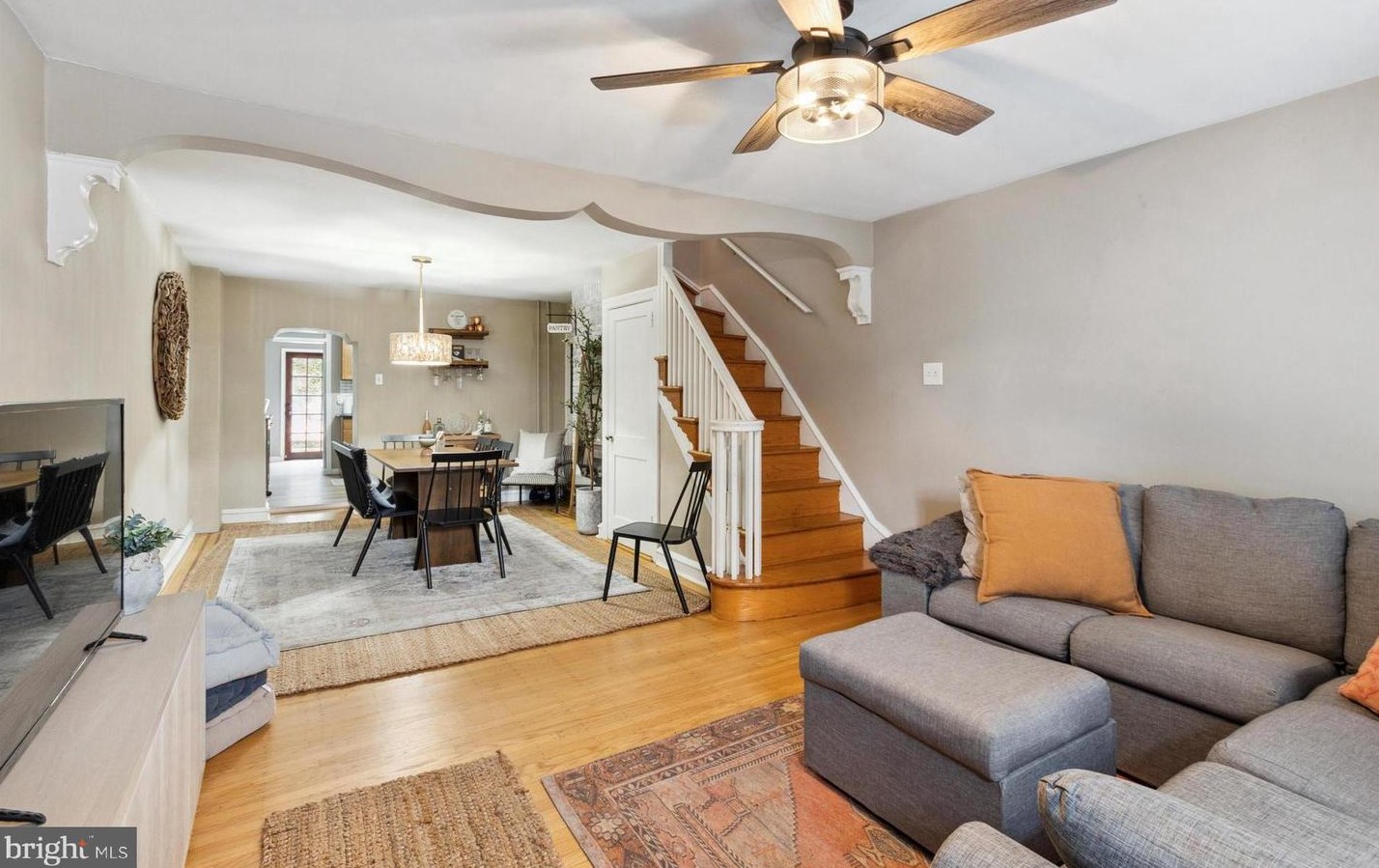 162 Roxborough Ave, Philadelphia, PA 19127-1514