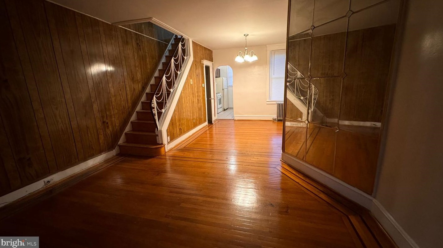 2139 Carver St, Philadelphia, PA 19124-1609