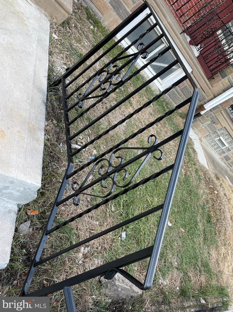 2639 Carroll St, Philadelphia, PA 19142-2114