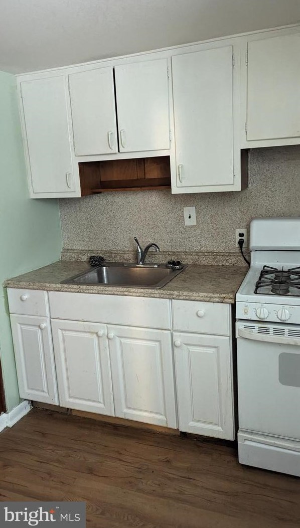 514 Seville St, Philadelphia, PA 19128-2737