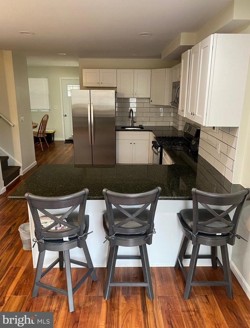 2108 Camac St, Philadelphia, PA 19122-1107