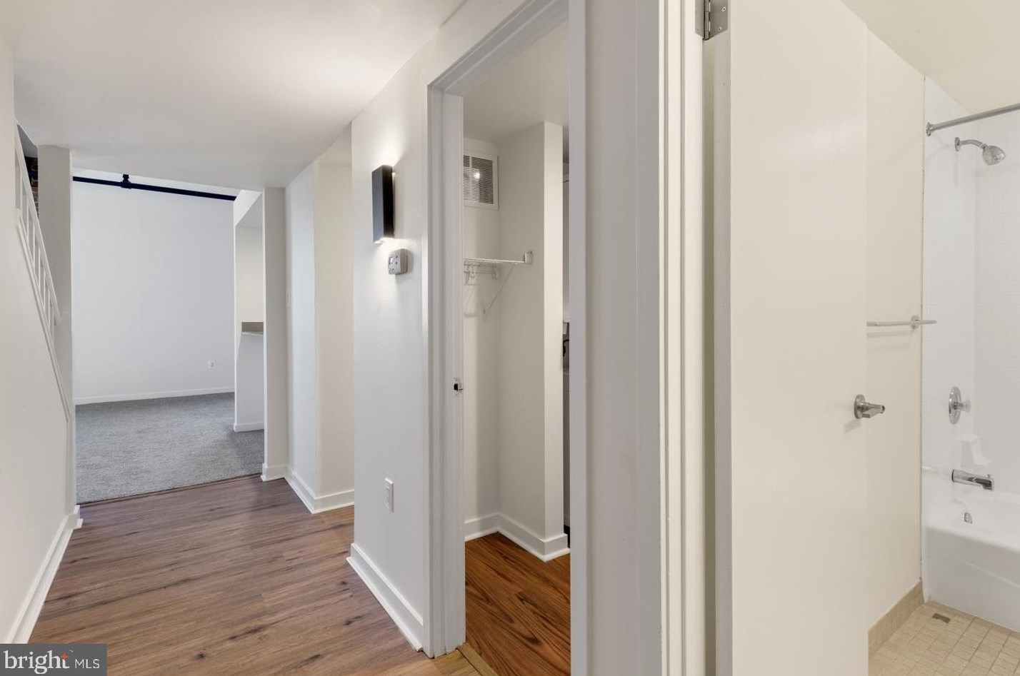303 Vine St Apt 501, Philadelphia, PA 19106
