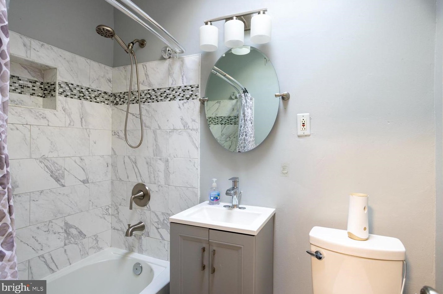 7619 Thouron Ave, Philadelphia PA  19150-2207 exterior