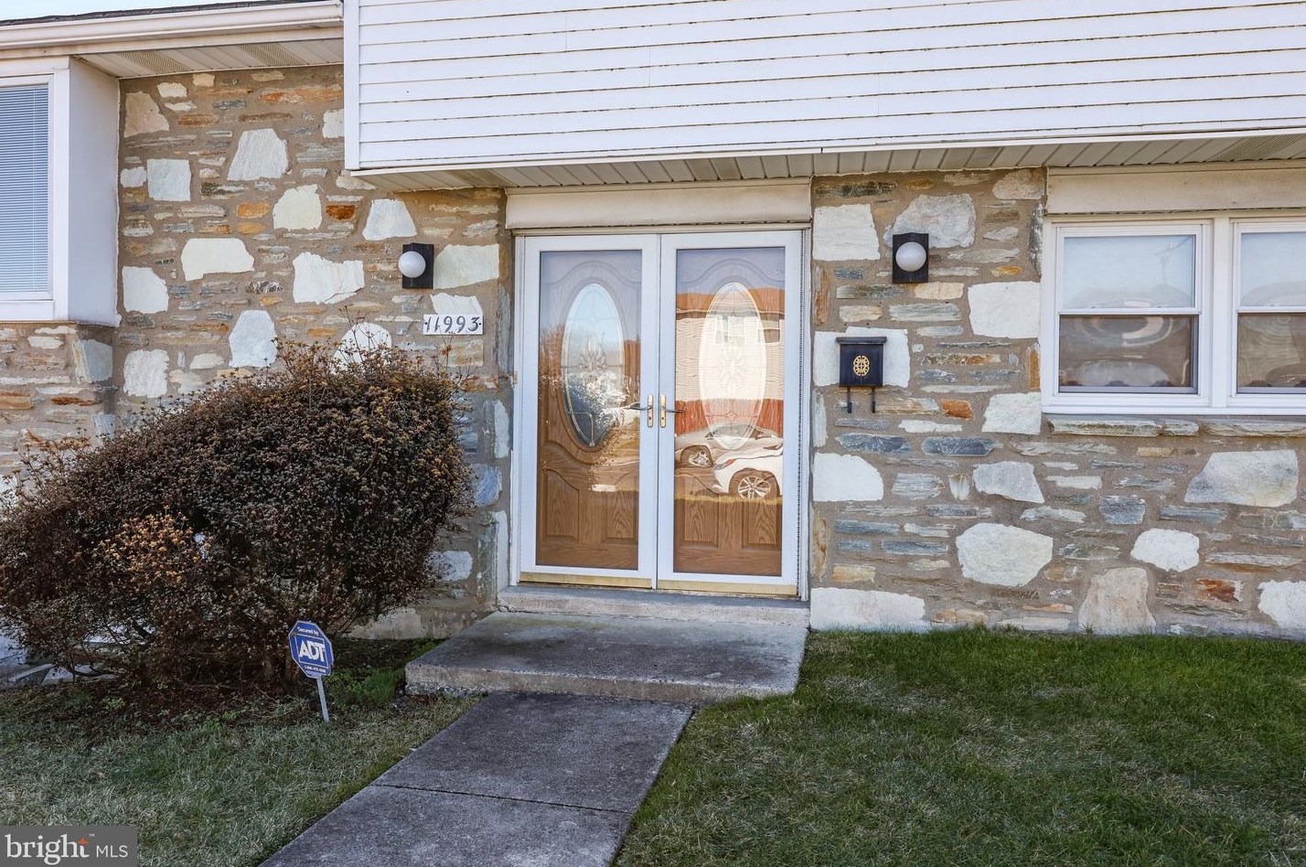 11993 Audubon Ave, Philadelphia, PA 19116-2418