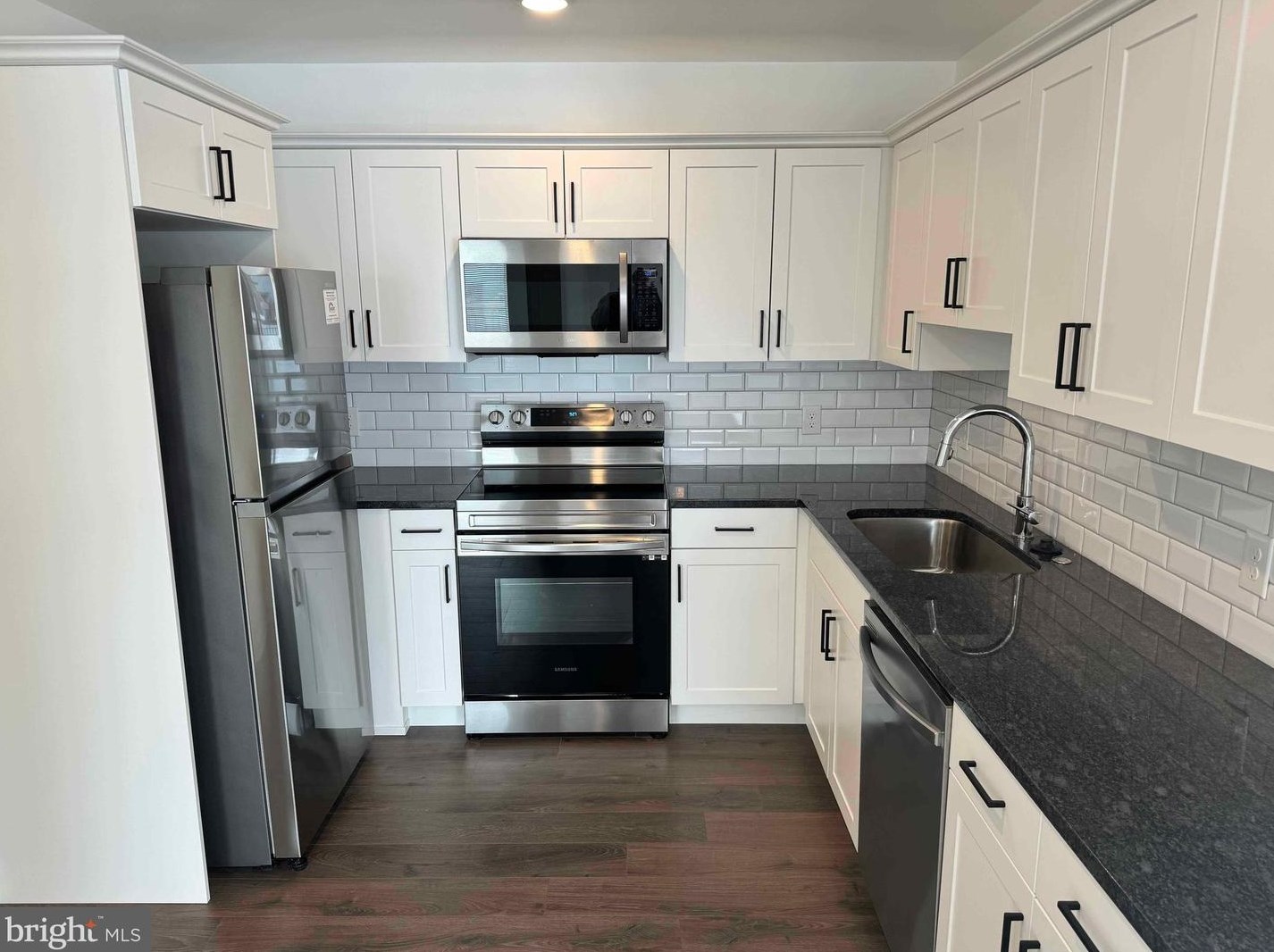 404 Fountain St #414, Philadelphia, PA 19128