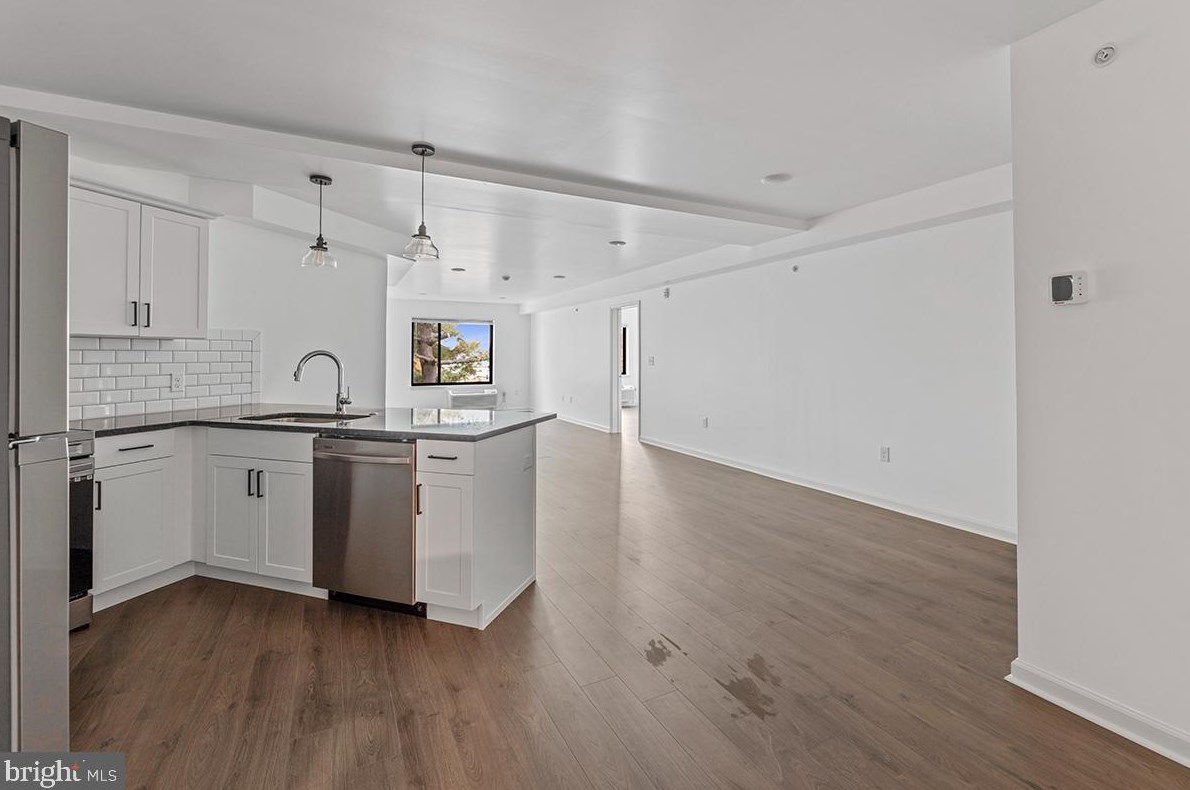 404 Fountain St #313, Philadelphia, PA 19128