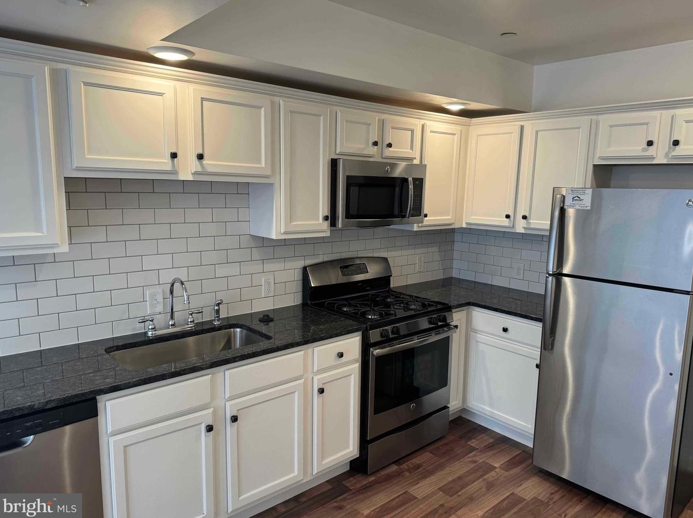 5261 Ridge Ave #205, Philadelphia, PA 19128