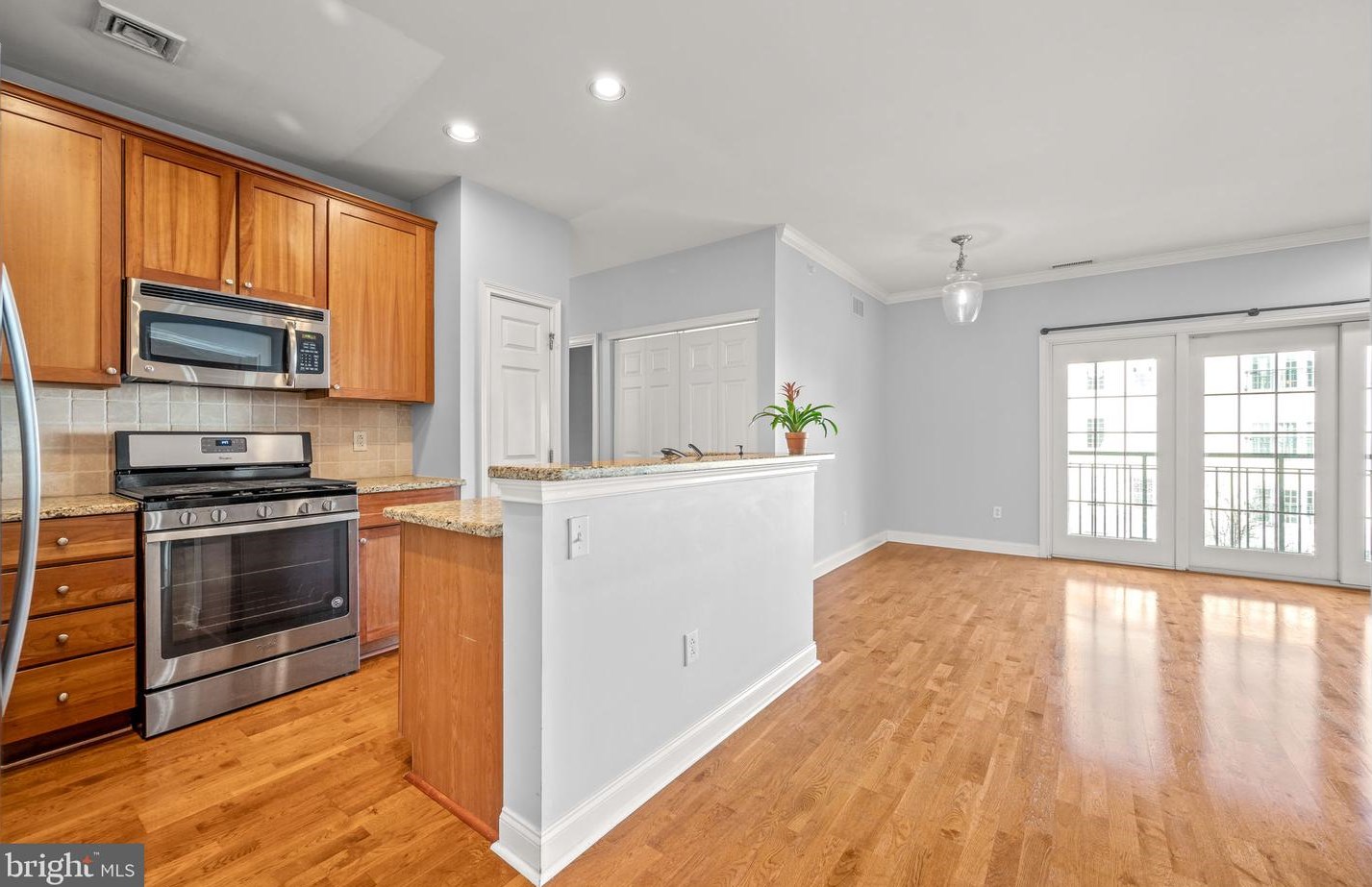 500 Admirals Way Apt 304, Philadelphia, PA 19146