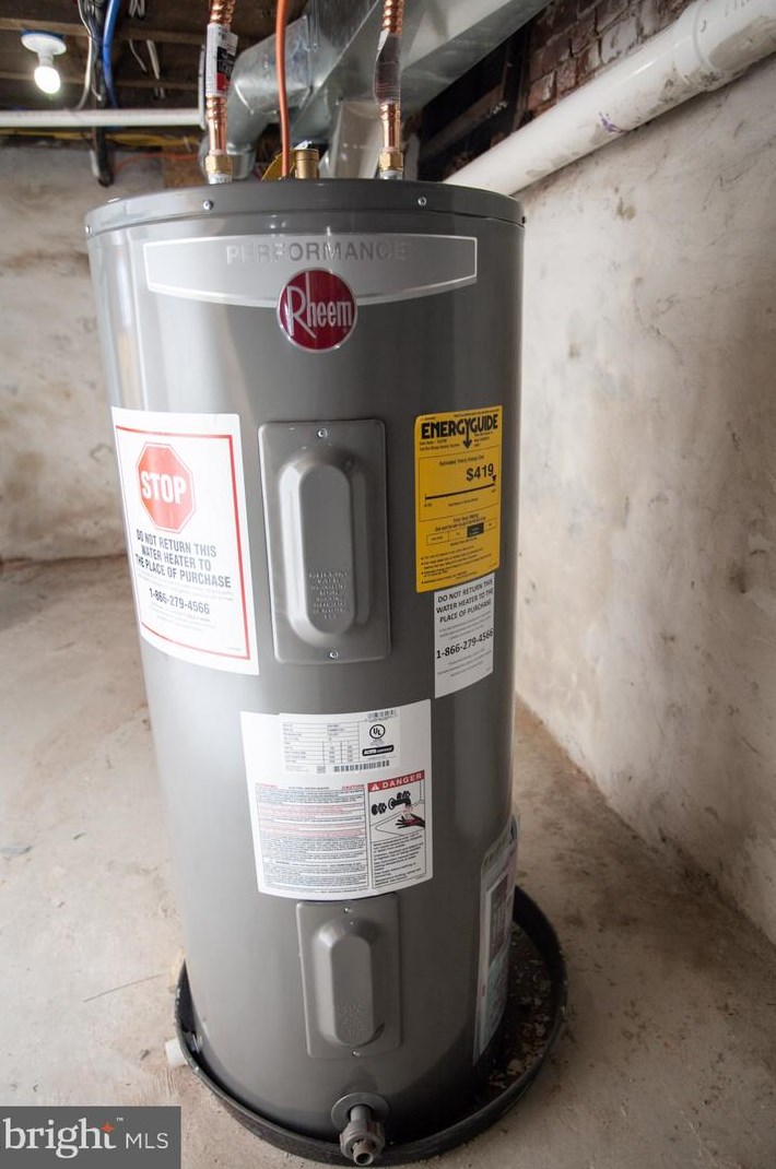 1814 Taney St, Philadelphia PA  19121-2612 exterior