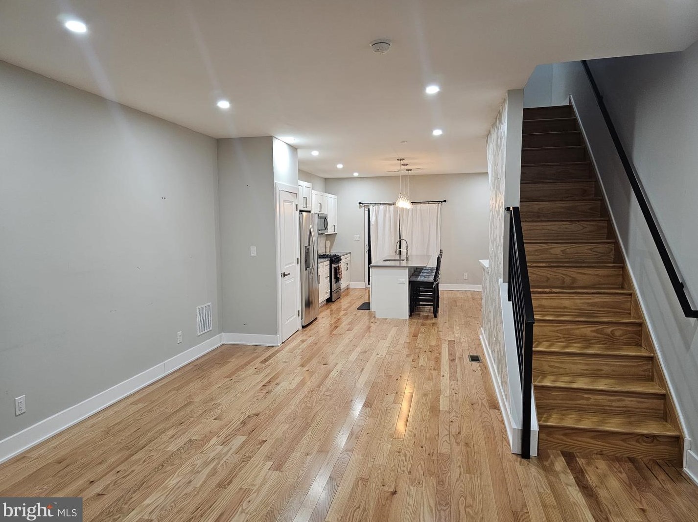 3327 Tulip St, Philadelphia, PA 19134-3243