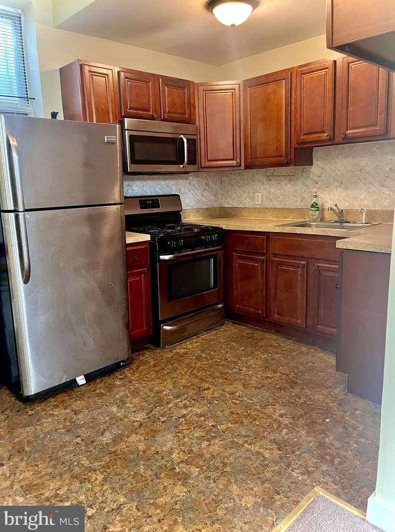 608 Clifton St, Philadelphia PA  19147-1921 exterior