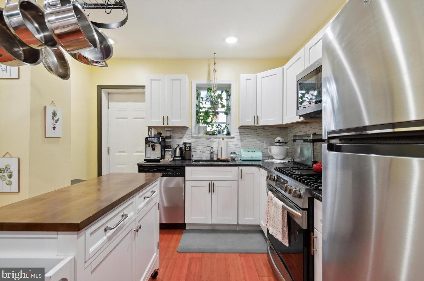 126 Pleasant St, Philadelphia PA  19119-2144 exterior