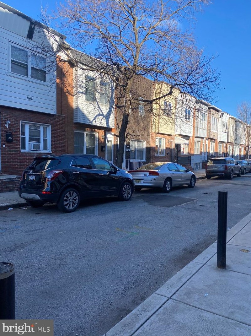 2451 Philip St, Philadelphia, PA 19133-3429