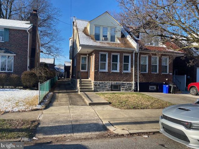 1422 Friendship St, Philadelphia, PA 19111