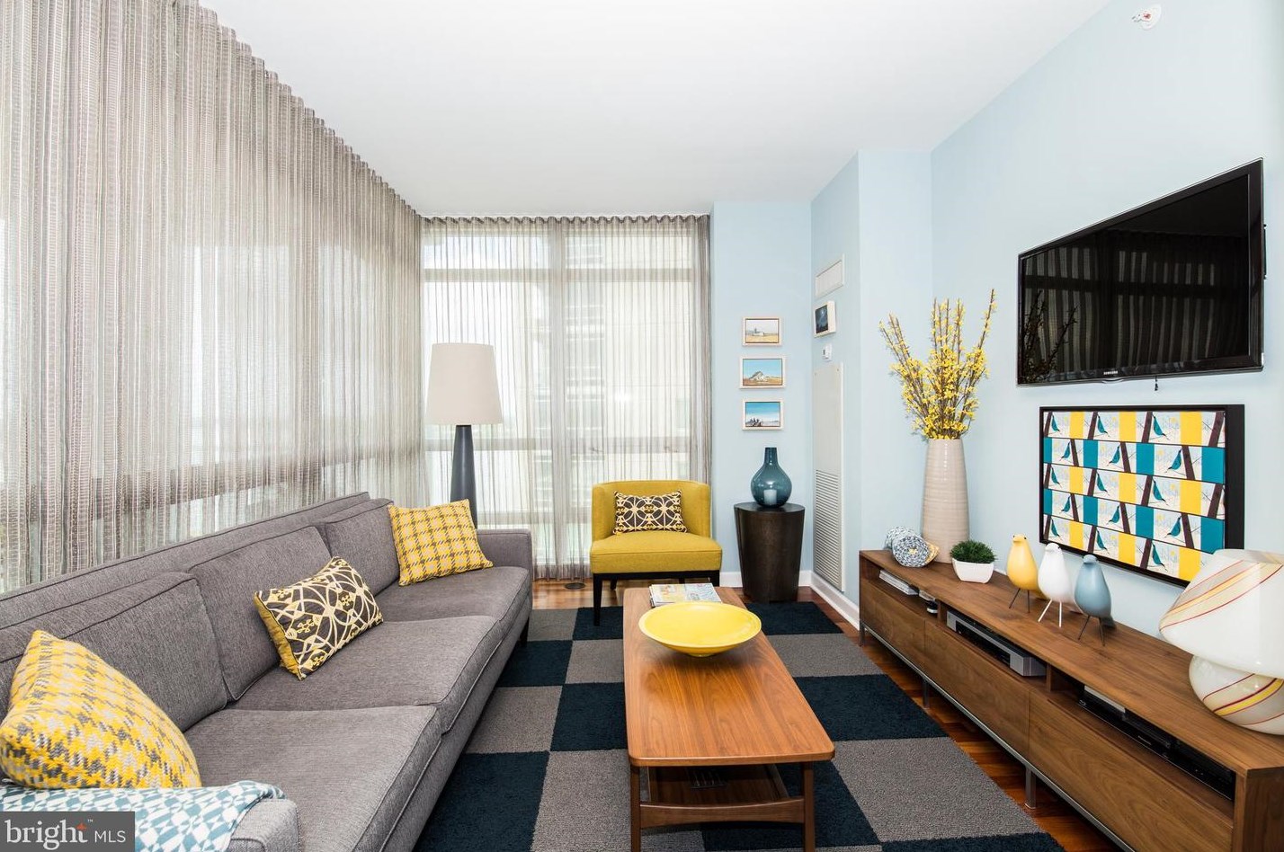 901 Penn St, Philadelphia PA  19123-3131 exterior