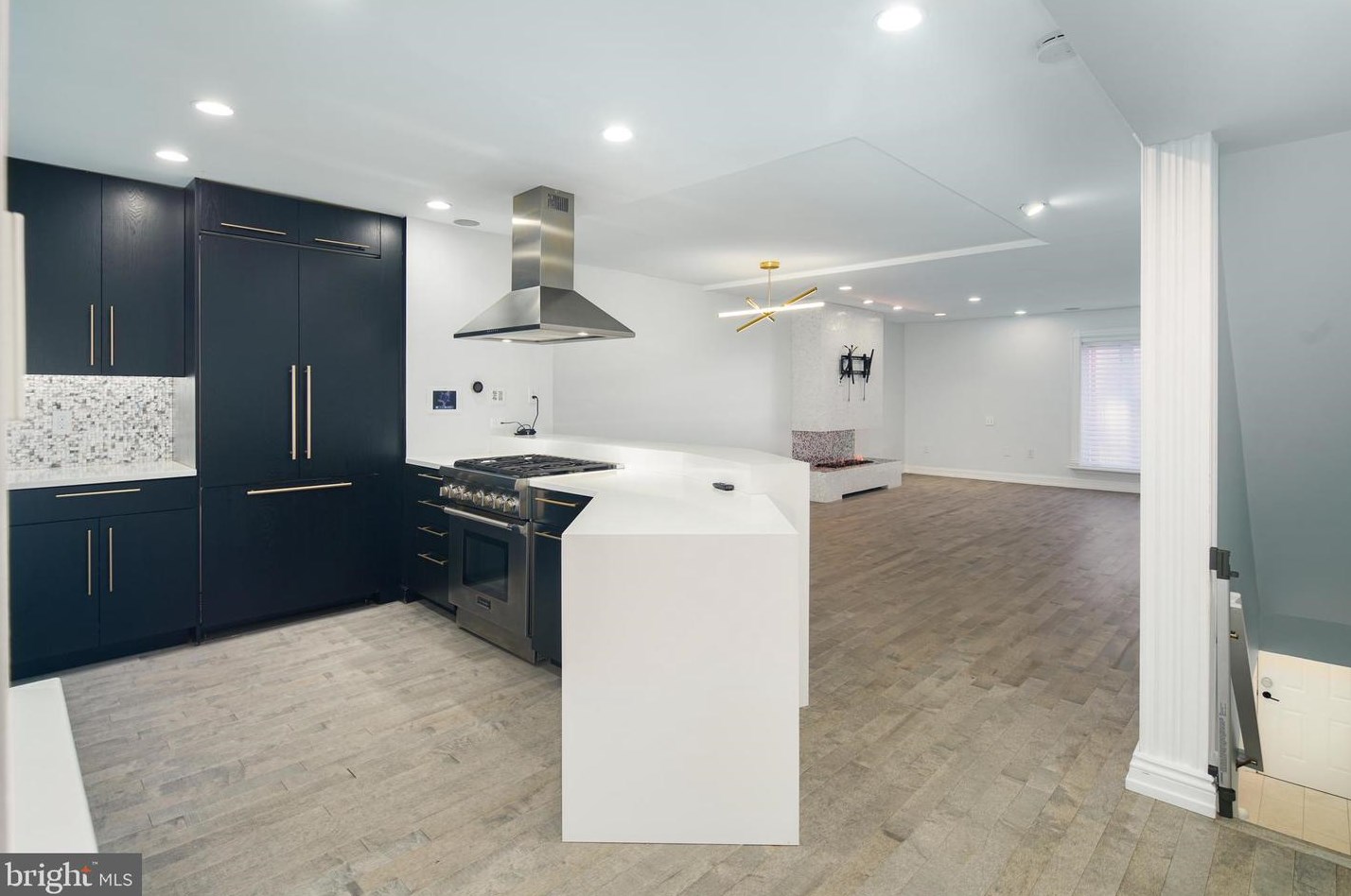 104 Lombard St, Philadelphia, PA 19147