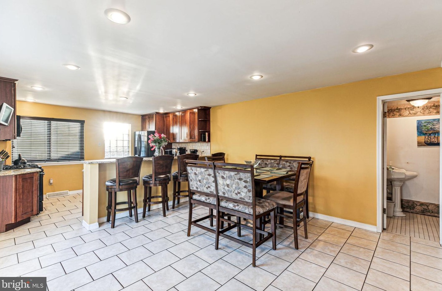 657 Artwood Dr, Philadelphia, PA 19115-2826