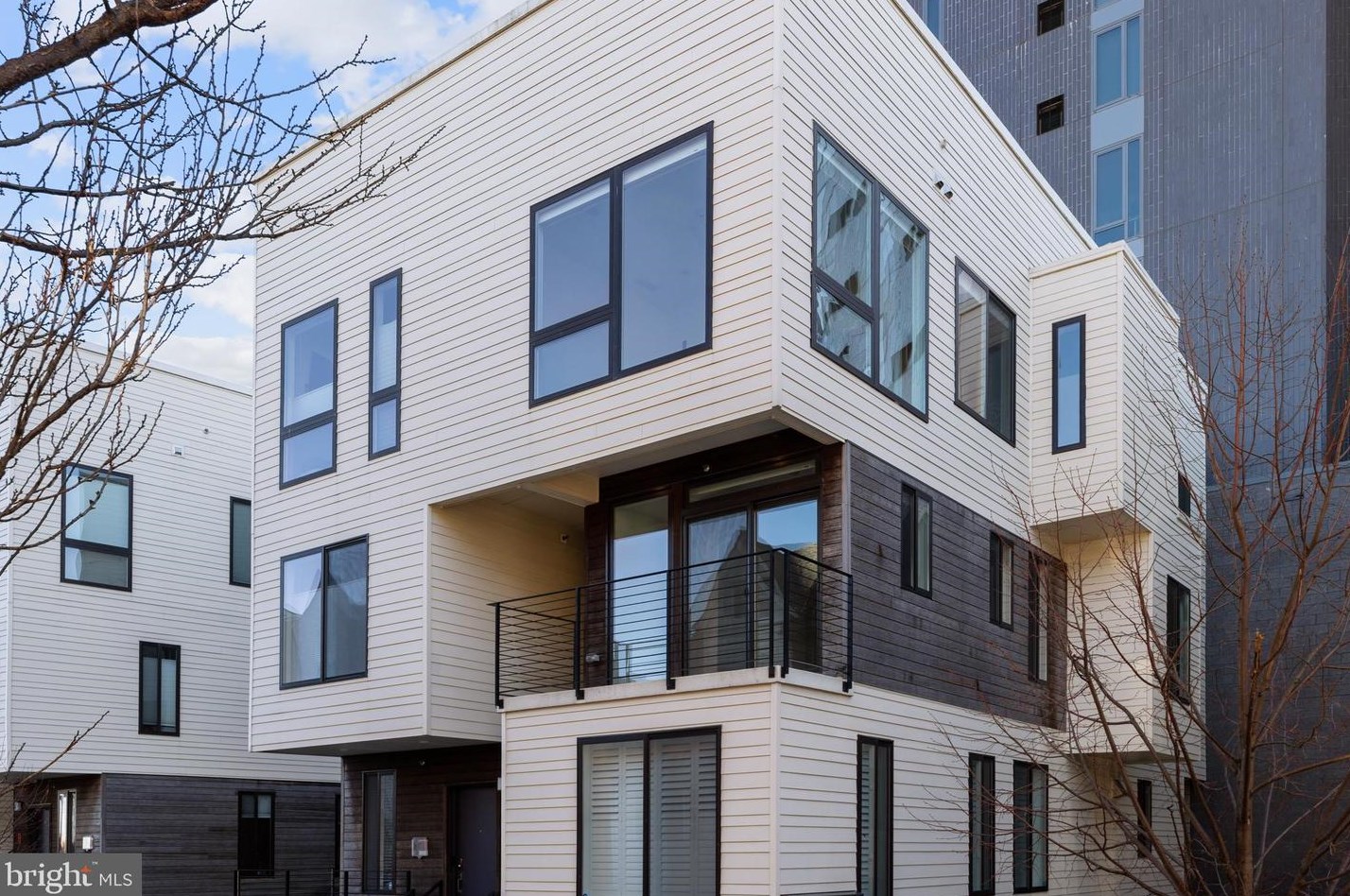 3200 Summer St, Philadelphia, PA 19104-2717