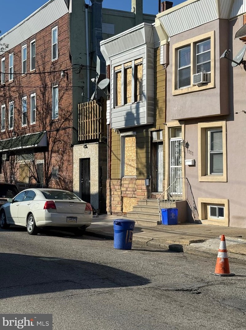 109 E Lippincott St, Philadelphia, PA 19134